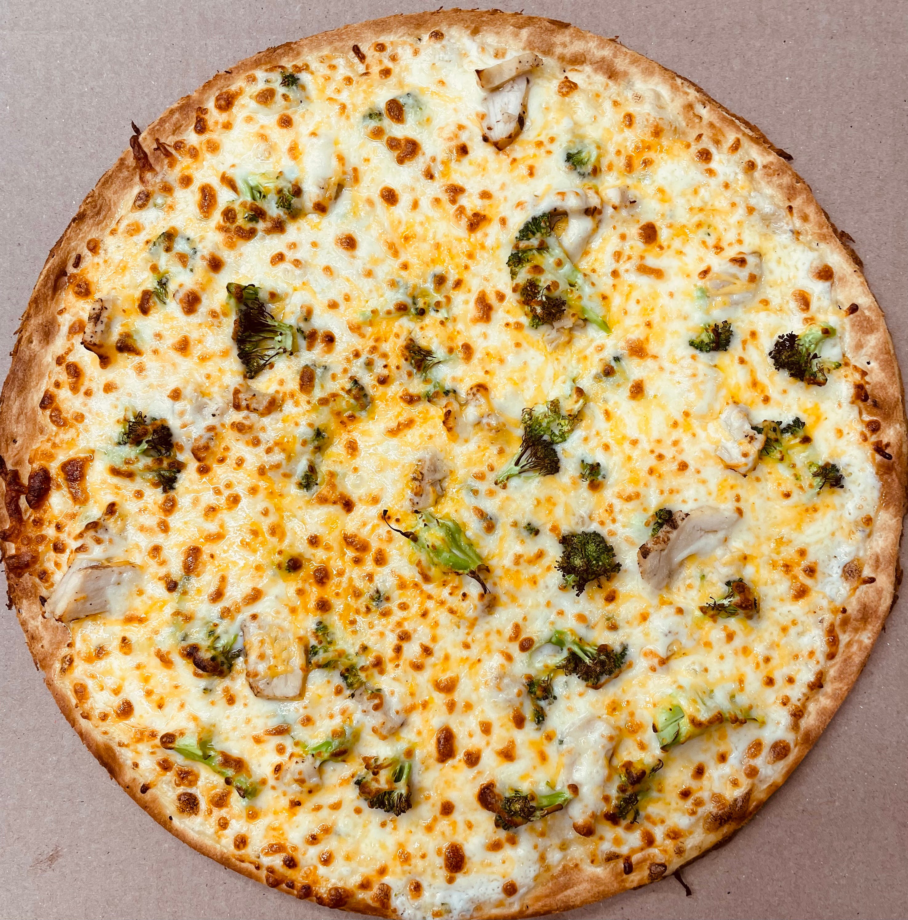 Order Gourmet Chicken & White Sauce Pizza - Small 9" food online from Jimmy's Pizza store, Cold Spring on bringmethat.com