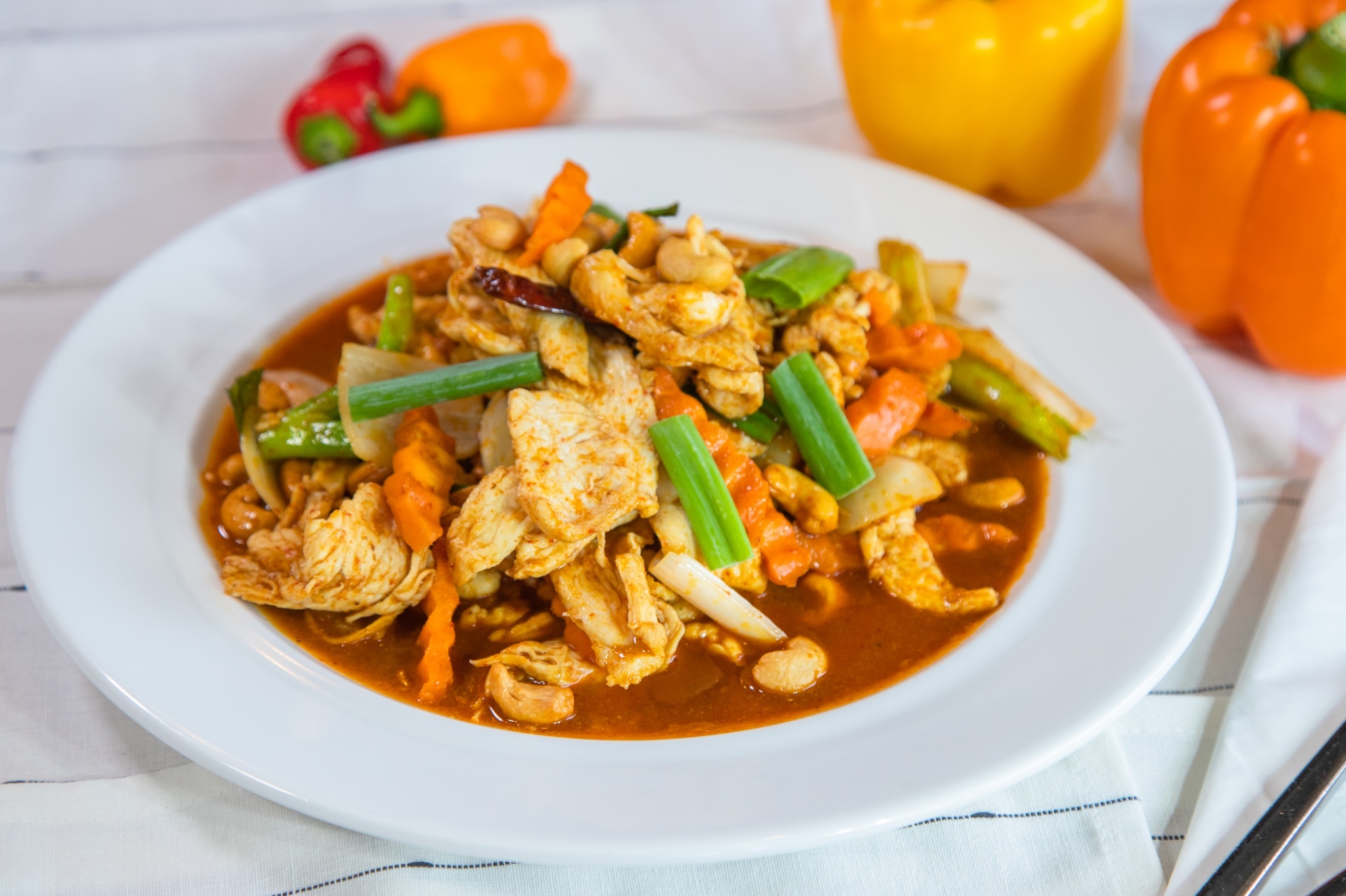 Order Chicken with Cashew Nuts food online from Chao phra ya thai store, Herndon on bringmethat.com