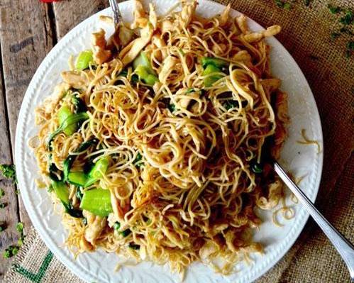Order Mi Xao Mem Ga food online from Green Bamboo Noodle House store, Cordova on bringmethat.com
