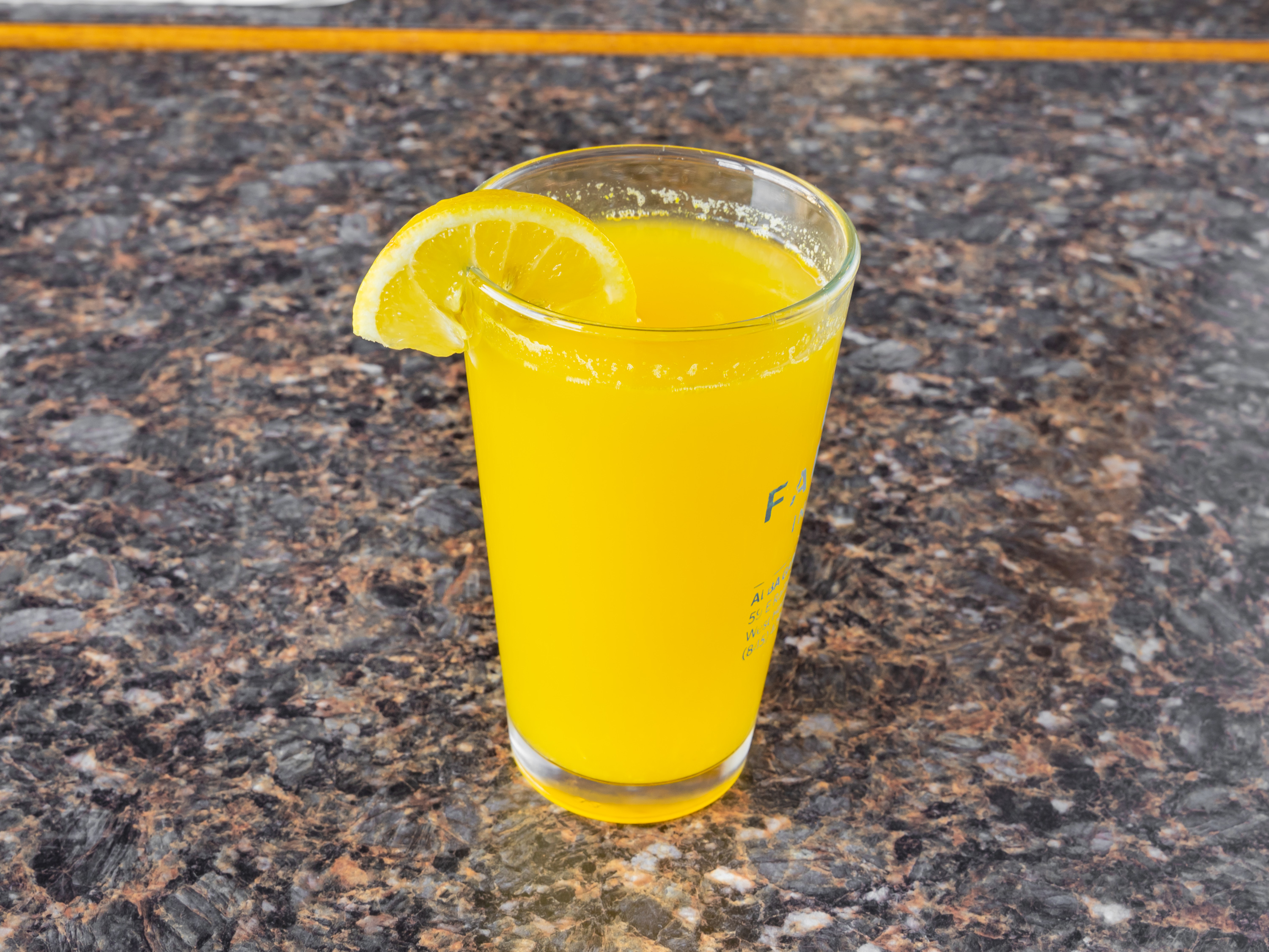 Order Fresh Orange Juice food online from Estrella's Cafe store, Nanuet on bringmethat.com