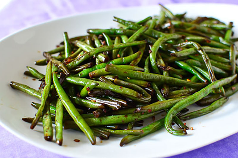 Order 46. Stir Fried String Beans Lunch food online from New Wong Chinese Restaurant store, Wickliffe on bringmethat.com