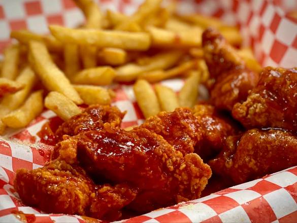 Order 25 Boneless Wings food online from Captain Sam Fish & Chicken store, San Diego on bringmethat.com