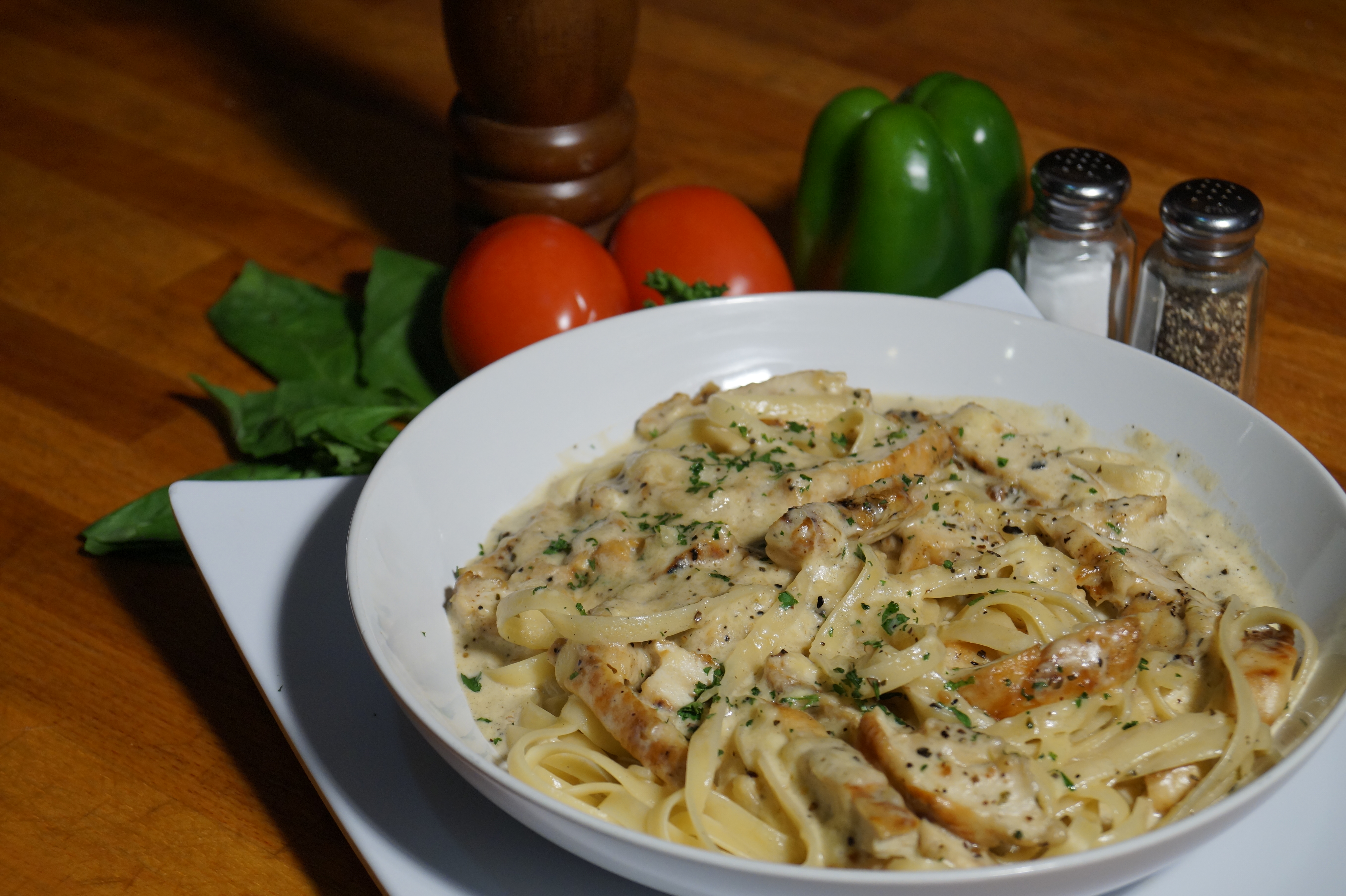 Order Chicken Fettuccine Alfredo food online from Pizza Lounge store, Pasadena on bringmethat.com