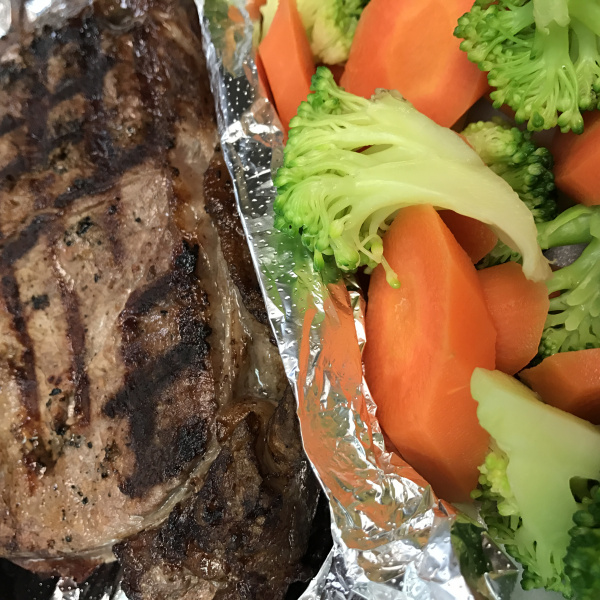 Order New York Steak with Garlic Bread food online from Joey's Pizza store, Ontario on bringmethat.com