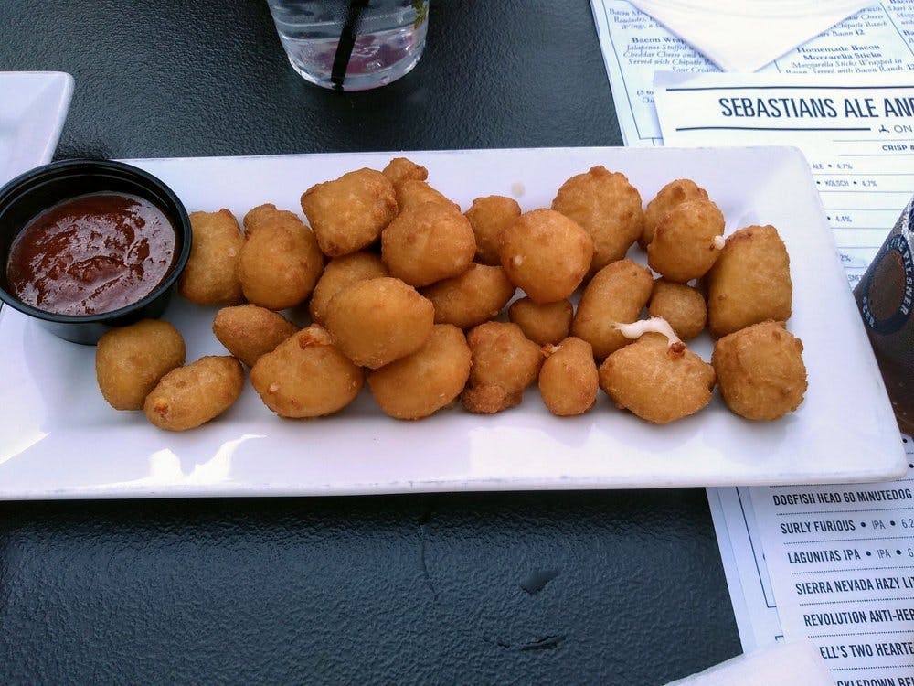 Order Cheese Curds - Appetizer food online from Sebastian Ale & Whiskey House store, Brookfield on bringmethat.com
