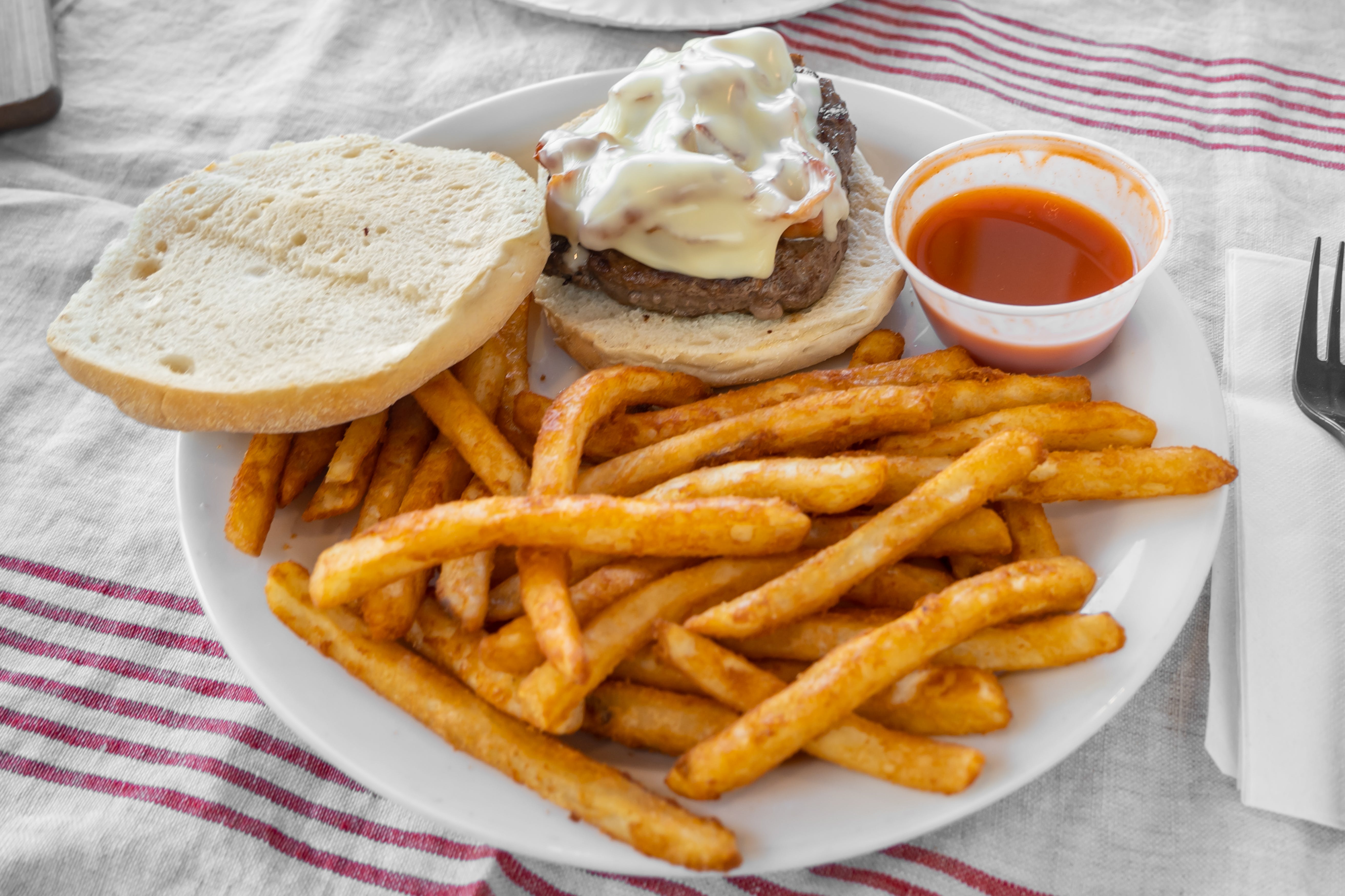 Order Cheeseburger - Cheeseburger food online from Divincenzo Pizza store, Cinnaminson on bringmethat.com