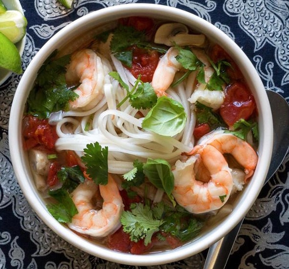Order 65. Thai Seafood Rice Noodle Soup food online from Chef Ming store, Beverly Hills on bringmethat.com