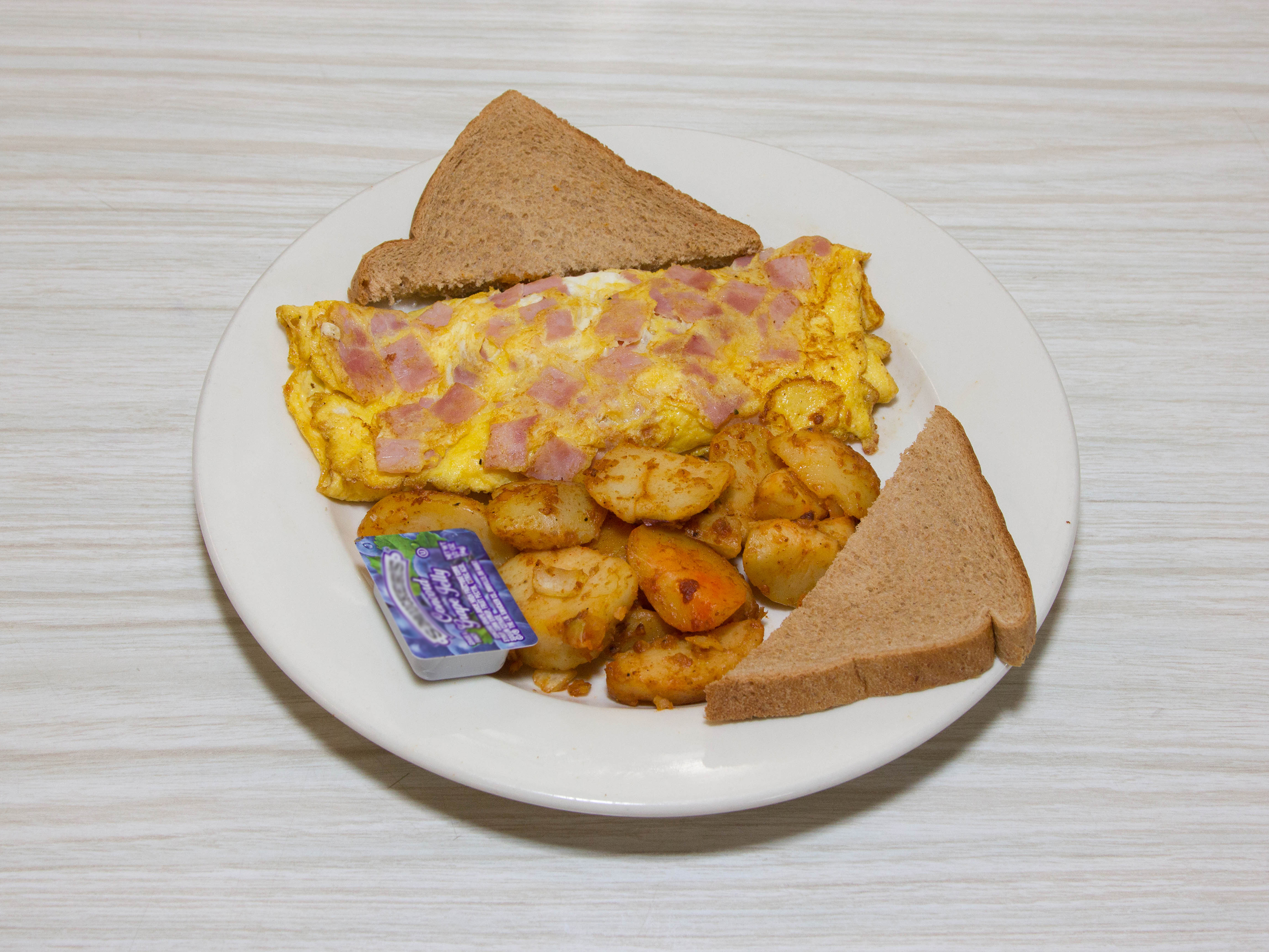 Order Ham Omelette food online from West Main Luncheonette store, Bergenfield on bringmethat.com