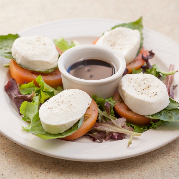 Order Classic Caprese  food online from That Pizza Place store, Los Angeles on bringmethat.com