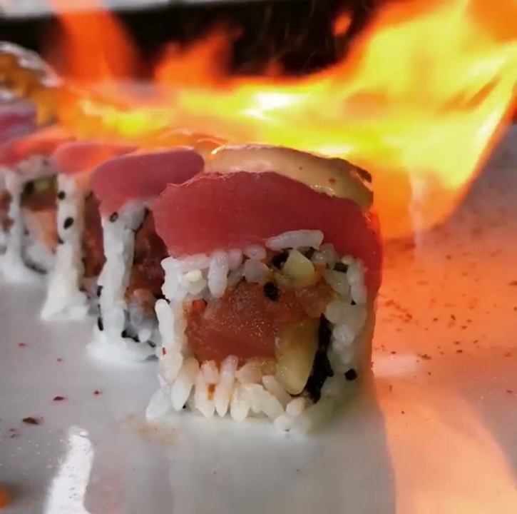 Order Dynamite Roll food online from Wave Asian Bistro & Sushi store, Mount Dora on bringmethat.com