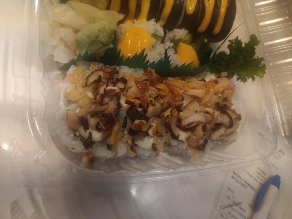 Order Octo Tako Roll food online from Simply Sushi & Co. store, Northbrook on bringmethat.com