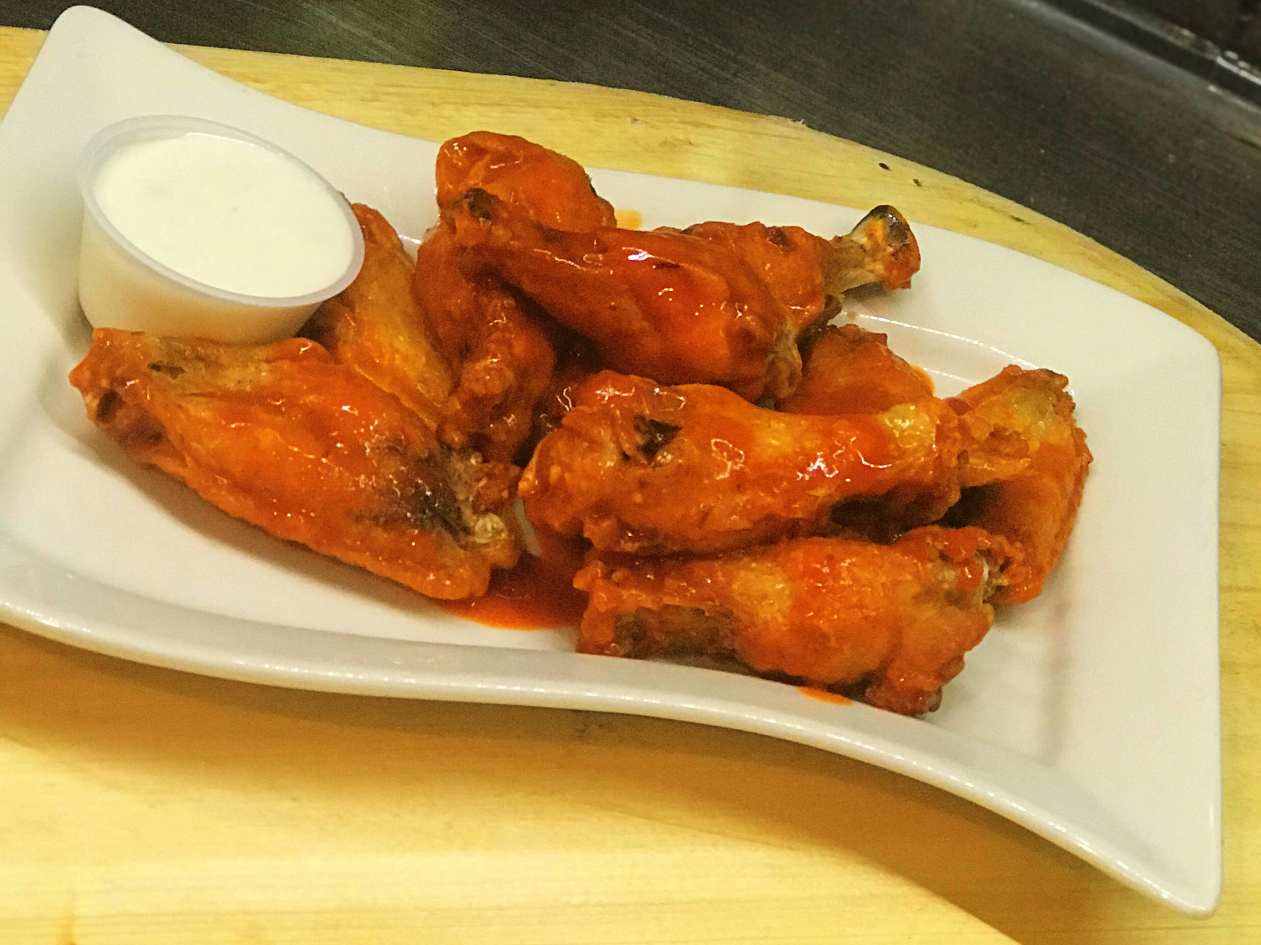 Order Hot Buffalo Wings food online from Nino's Pizza & Restaurant store, Hillsdale on bringmethat.com