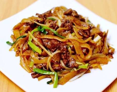 Order Beef Chow Fun 干炒牛河 food online from Little Sichuan store, San Francisco on bringmethat.com