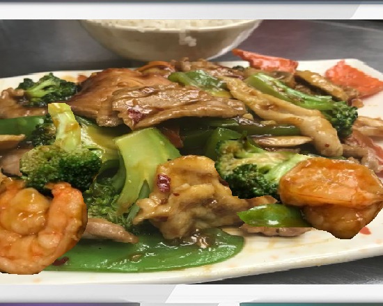 Order S20. Triple Delight with Garlic Sauce food online from Red Apple Chinese Restaurant store, Waterloo on bringmethat.com