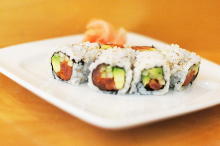 Order Spicy Tuna Maki food online from Dowize Bistro store, Wilmette on bringmethat.com