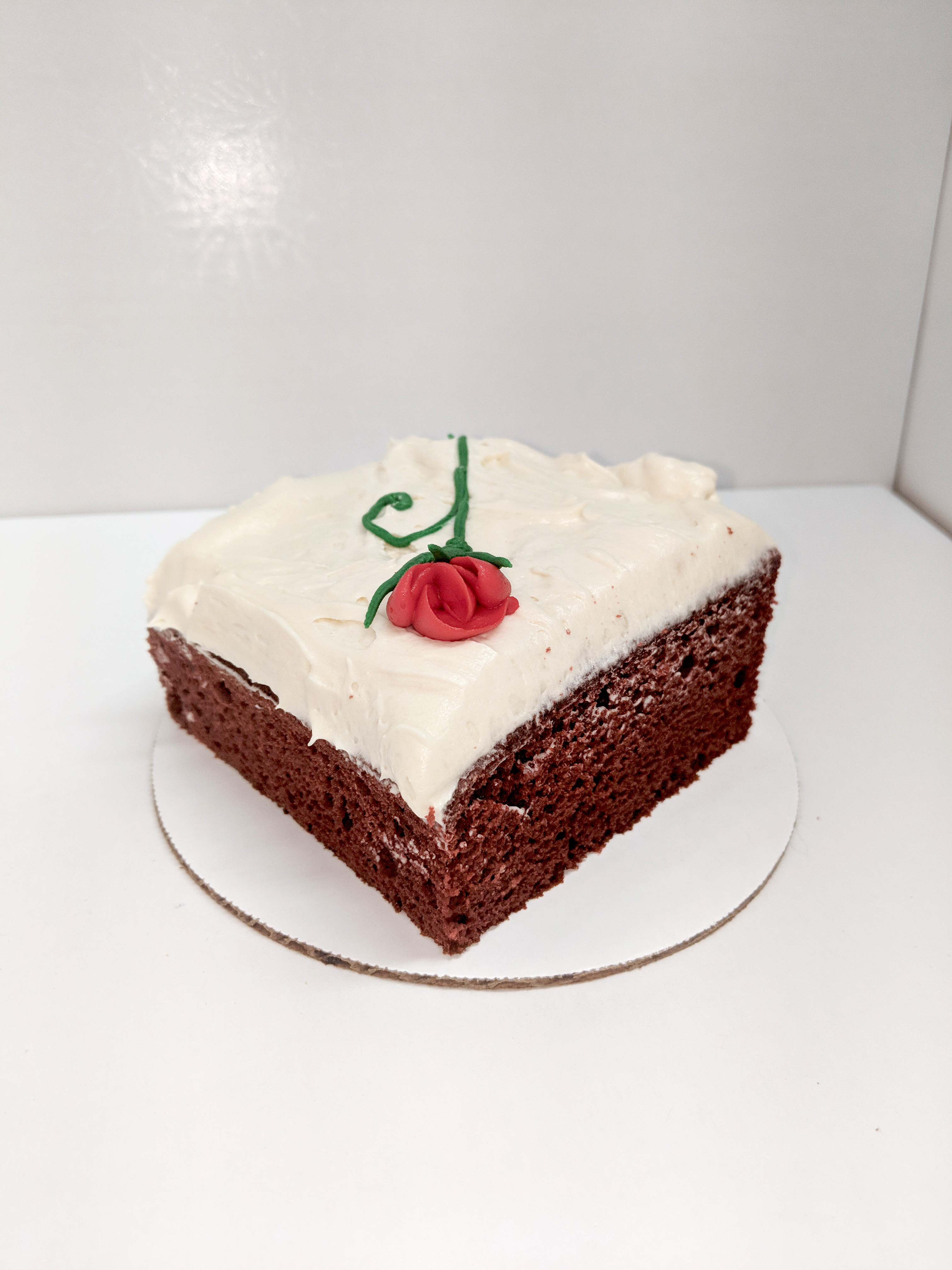 Order Red Velvet Cake food online from Rockabilly Bakery And Cafe store, Huntsville on bringmethat.com