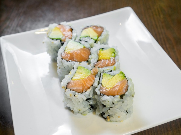 Order Salmon Avocado Roll food online from Aya sushi store, New York on bringmethat.com