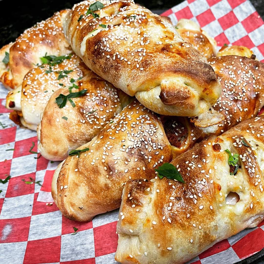 Order Chicken Pizza Roll food online from Tony's Pizza store, Brooklyn on bringmethat.com