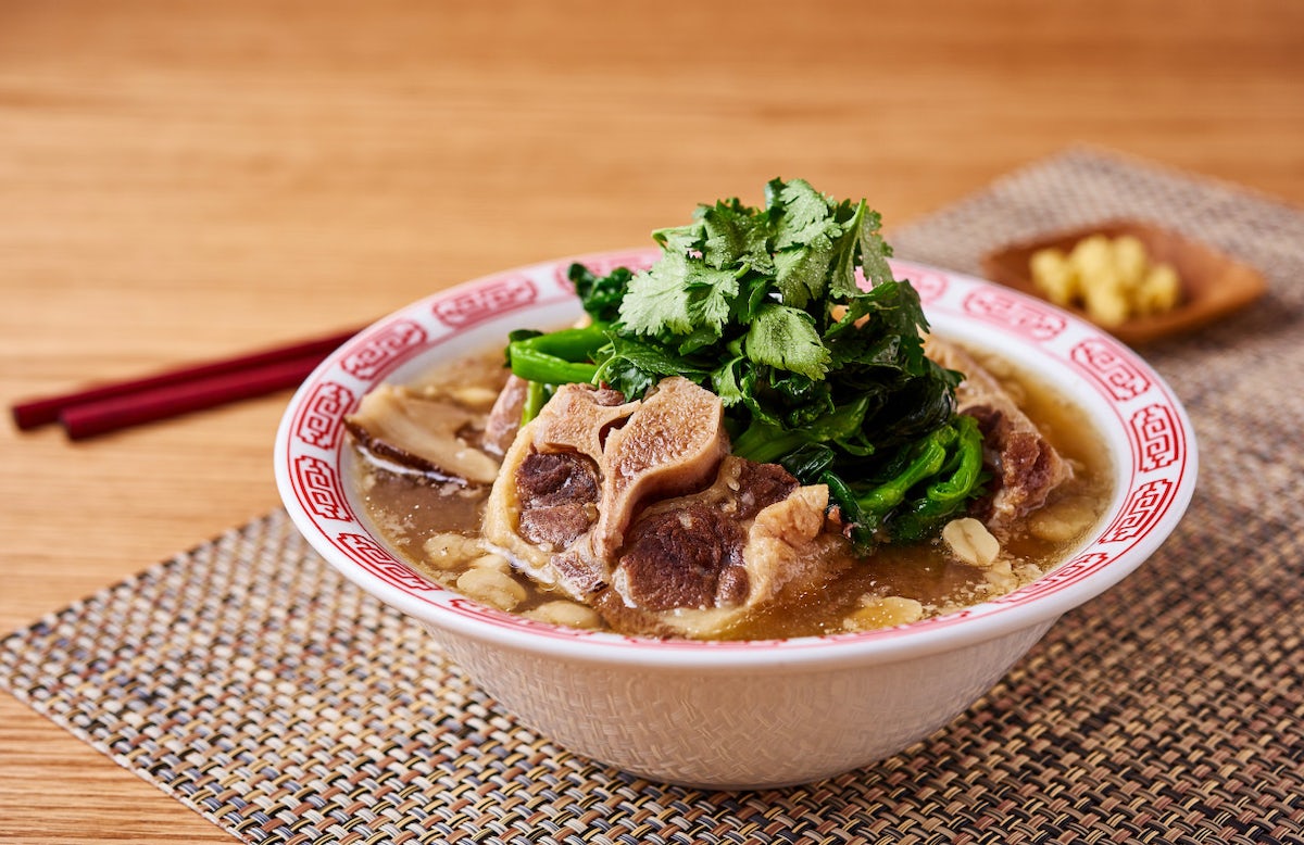 Order Oxtail Soup food online from Zippys store, Honolulu on bringmethat.com