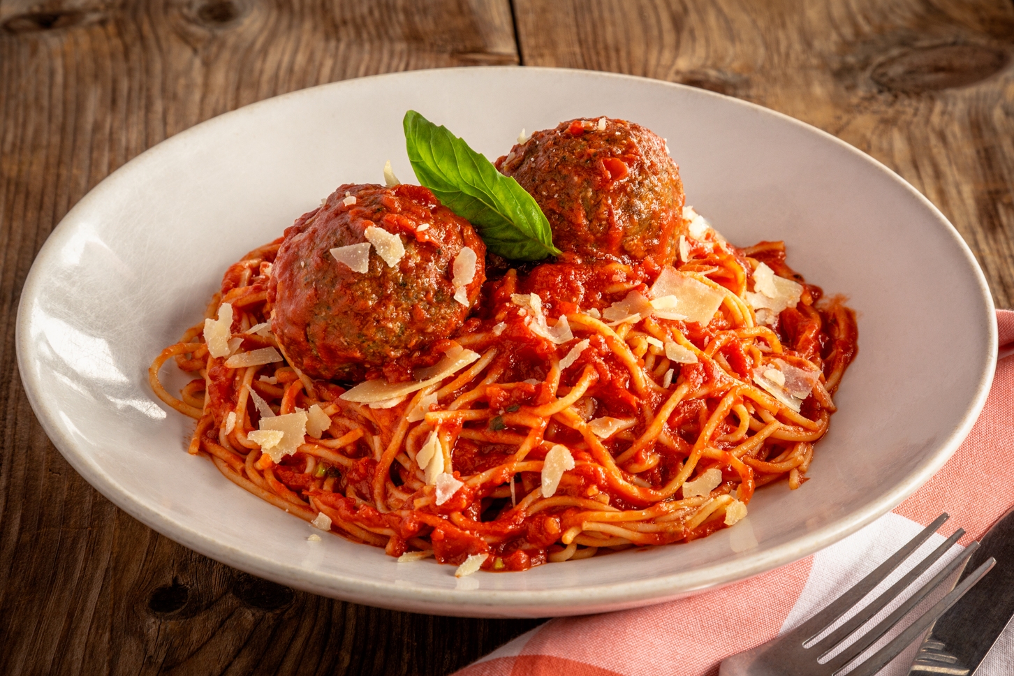 Order Classic Spaghetti & Meatballs food online from Uno Pizzeria & Grill store, Conshohocken on bringmethat.com