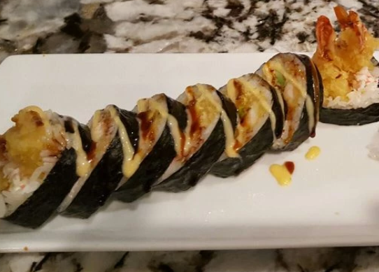 Order Lobster Tempura Roll food online from Izu Sushi store, Denver on bringmethat.com
