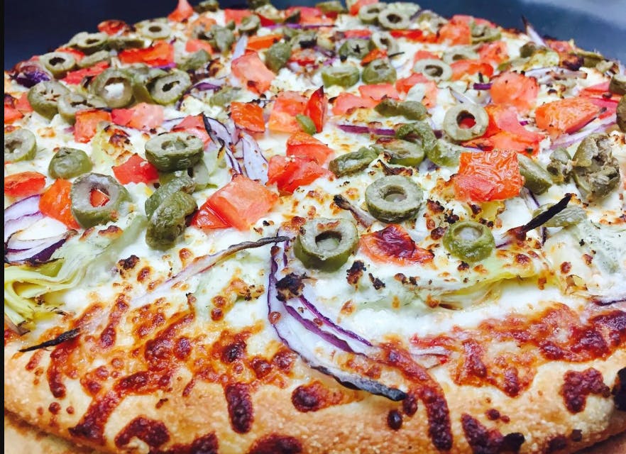 Order European Veggie Pizza - Medium 12" food online from Can Am Pizza store, Federal Way on bringmethat.com