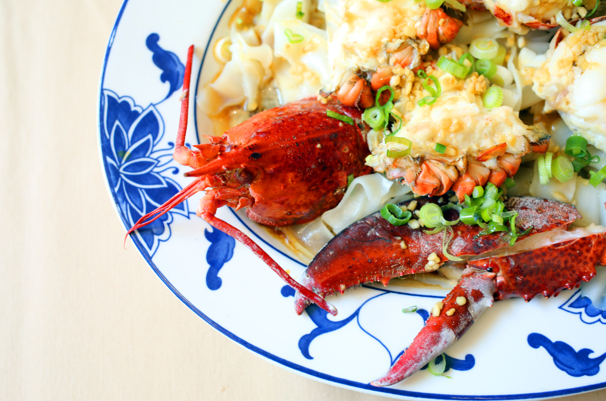 Order Gluten Free Steamed Lobster over Chow Fun Noodle with Garlic food online from Cafe evergreen store, New York on bringmethat.com