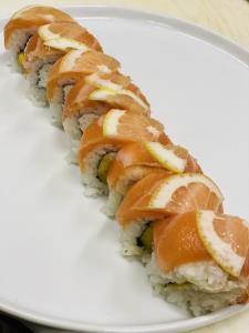 Order Lemon Salmon Roll food online from Kakuna Sushi store, Fremont on bringmethat.com
