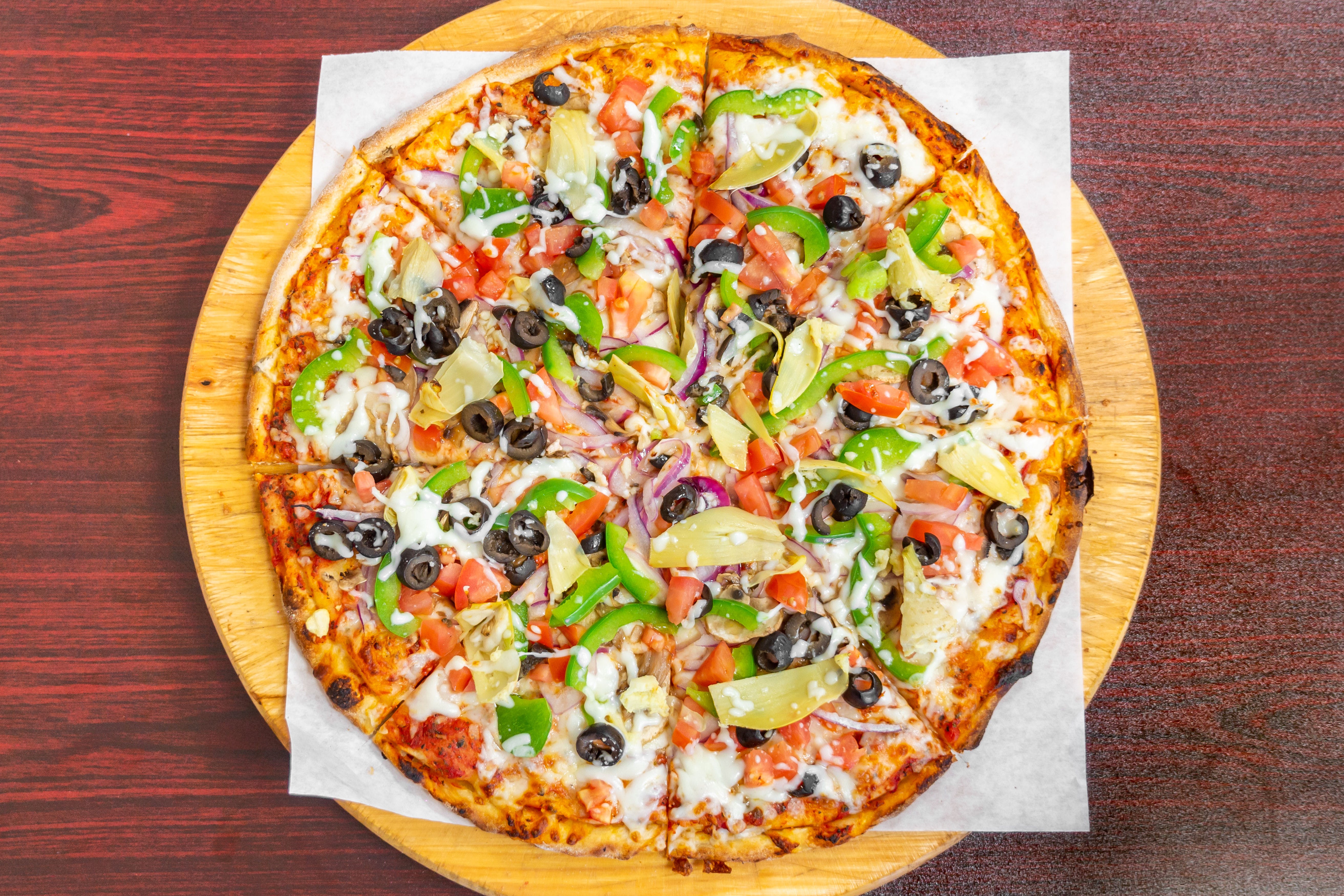 Order Vegetarian Supreme Pizza - Small 12'' food online from Bella Roma Pizza store, Livermore on bringmethat.com