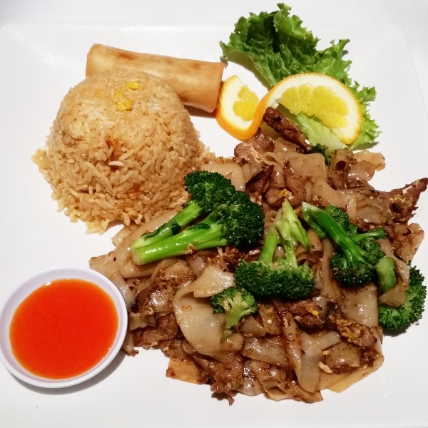 Order 9. Pad See Ew Dinner Combination food online from Rincome store, Northridge on bringmethat.com