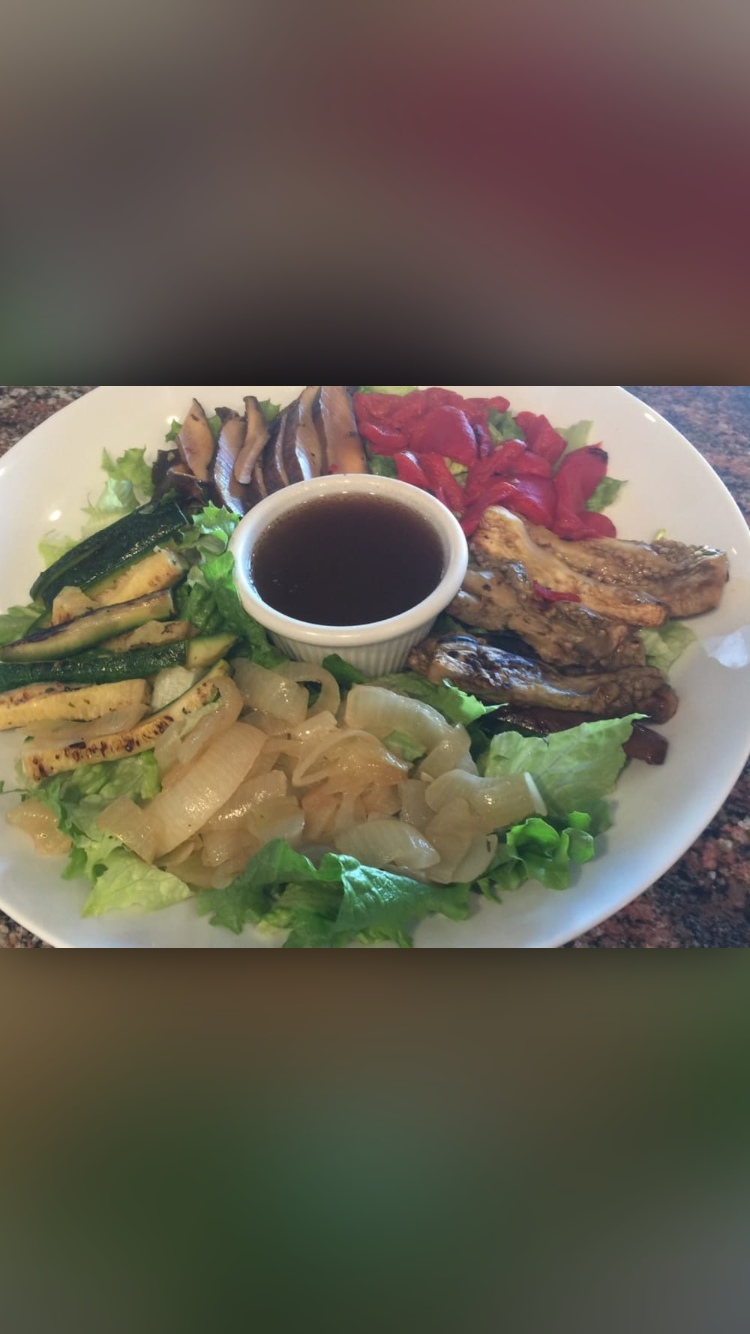 Order Grilled Vegetable Salad food online from Eggty 8 Cafe store, Fort Lee on bringmethat.com