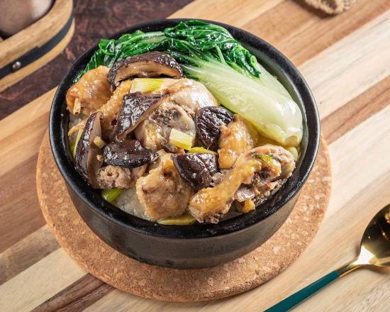Order Chicken with Black Mushroom in Clay Pot Rice food online from Shooting Star Cafe store, Oakland on bringmethat.com