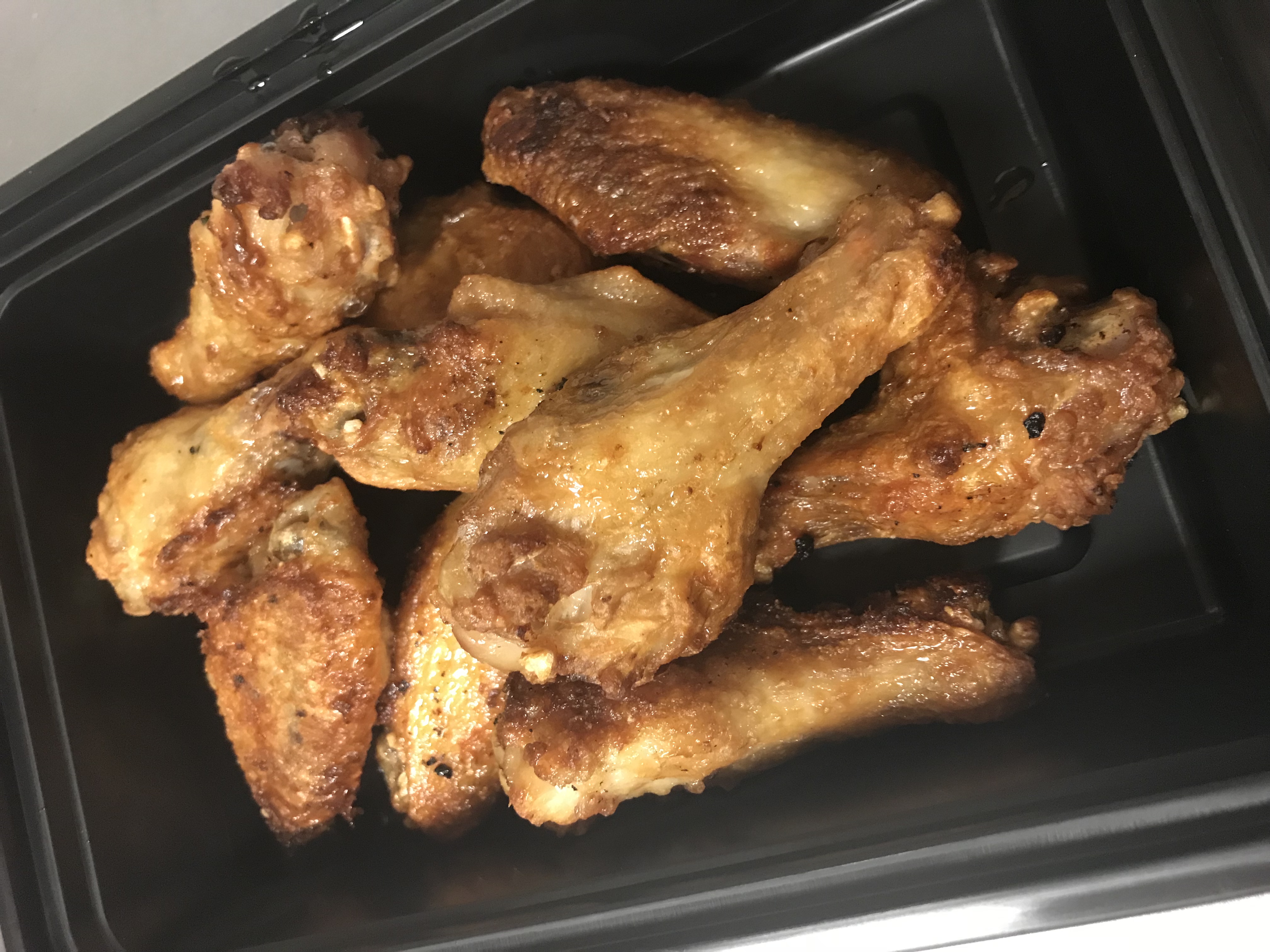 Order 10 Traditional Wings food online from Pasquale's Pizzeria store, Wilmerding on bringmethat.com