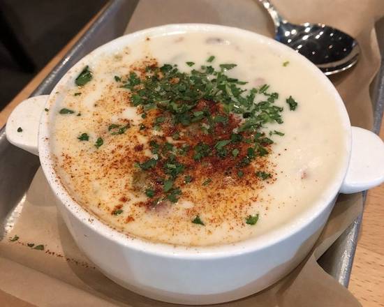 Order Big Catch Clam Chowder 周打蜆湯 food online from Big Catch Seafood House store, Alhambra on bringmethat.com