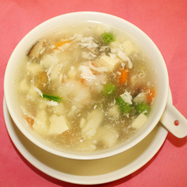 Order Seafood Tofu Soup 海鲜豆腐湯 food online from King Kee store, San Francisco on bringmethat.com