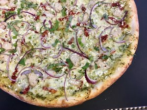 Order Chicken Pesto Pizza (Green) food online from Yaghi Pizzeria store, San Antonio on bringmethat.com