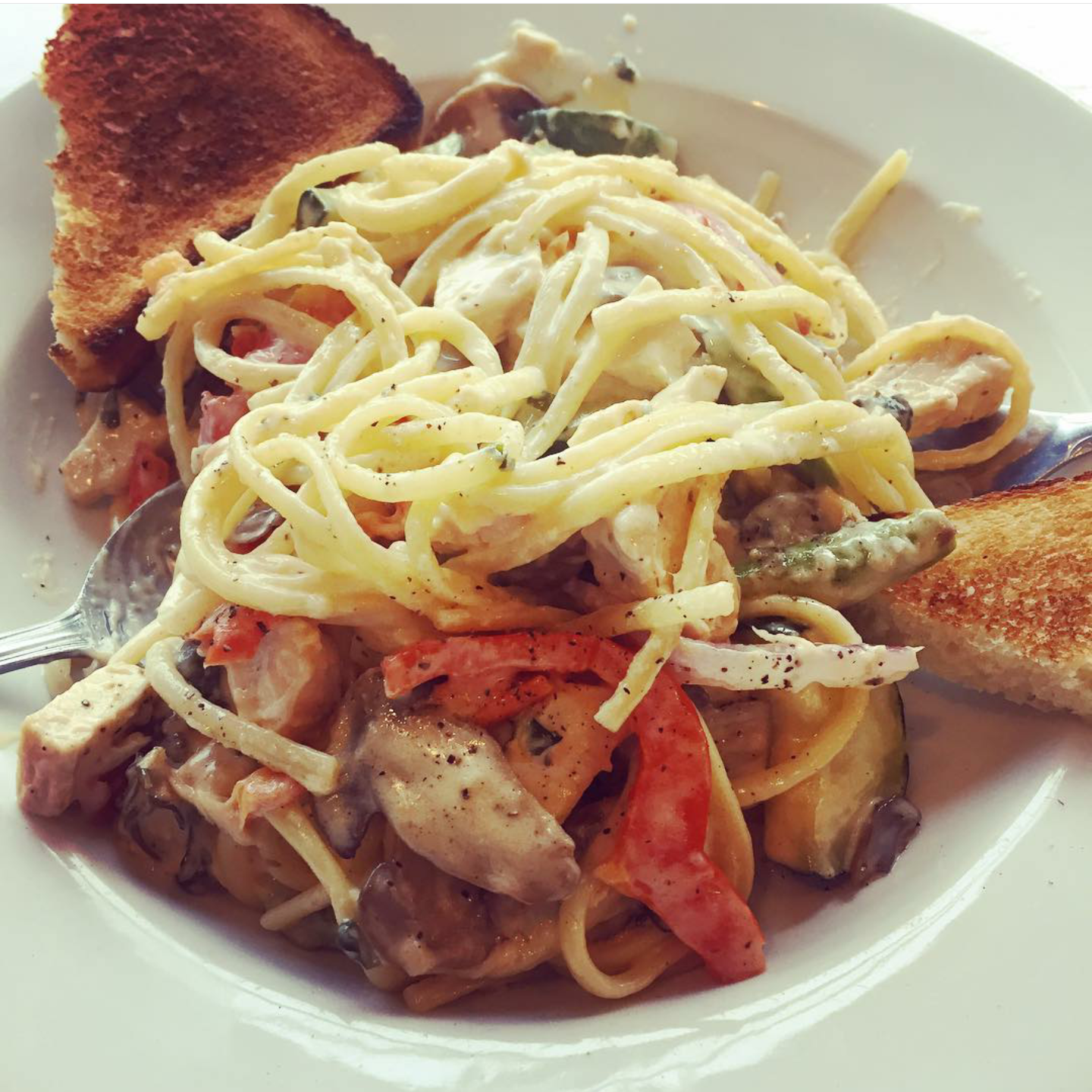 Order Linguini Bolognese food online from Amandine Patisserie Cafe store, Los Angeles on bringmethat.com