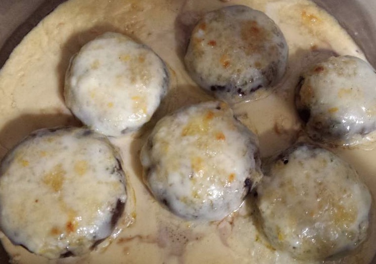 Order Stuffed Mushrooms food online from Heavenly Crust Pizza store, North Richland Hills on bringmethat.com
