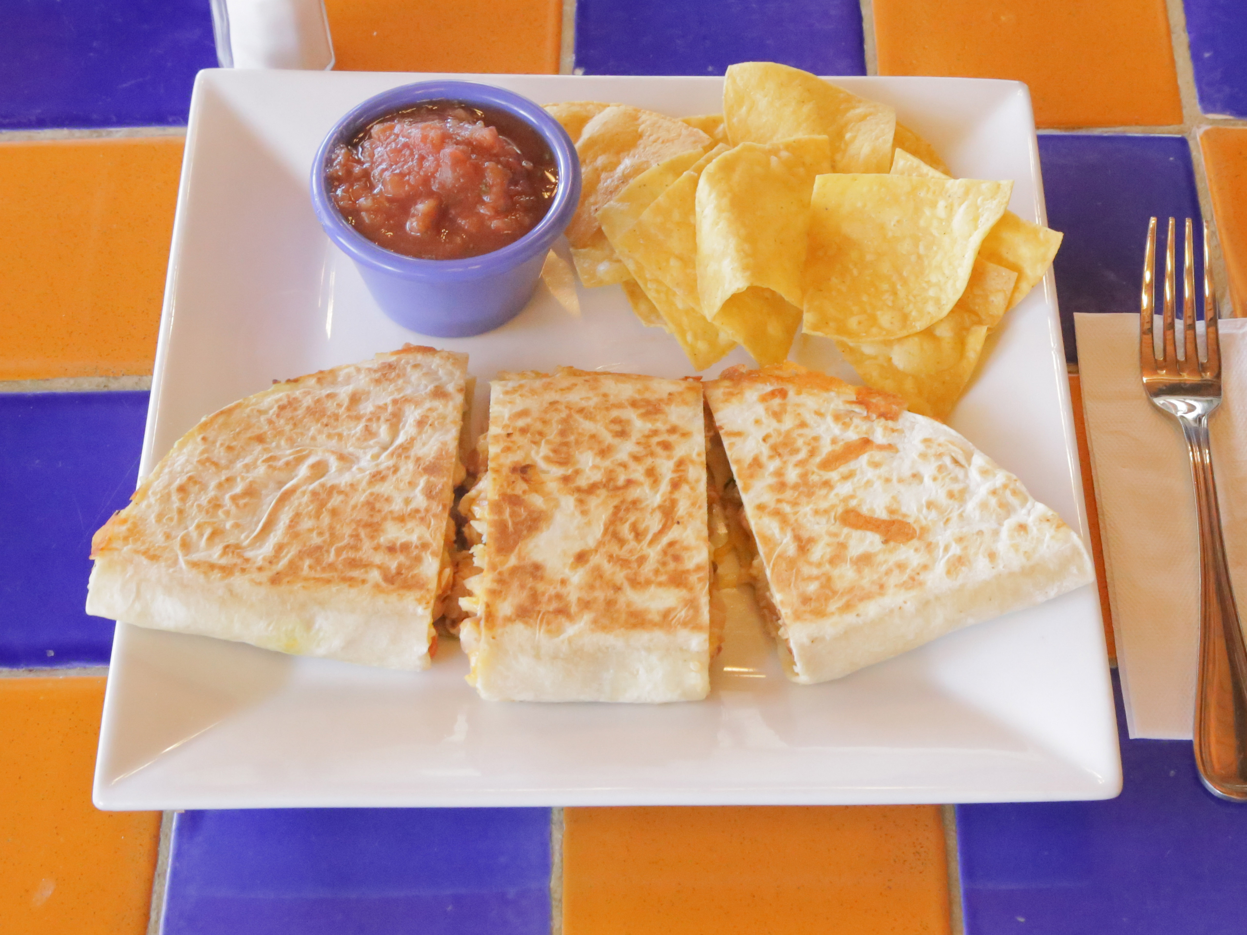 Order Chicken Quesadilla food online from Maya sol mexican grill store, Somerville on bringmethat.com