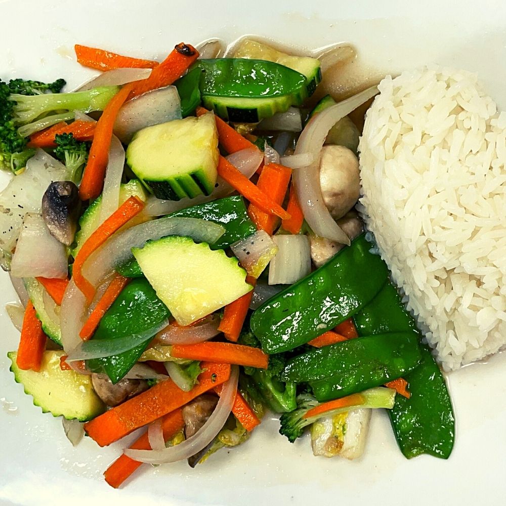 Order L-11. Ploy's Veggie Lunch Special food online from Ploy Thai Cuisine store, The Woodlands on bringmethat.com