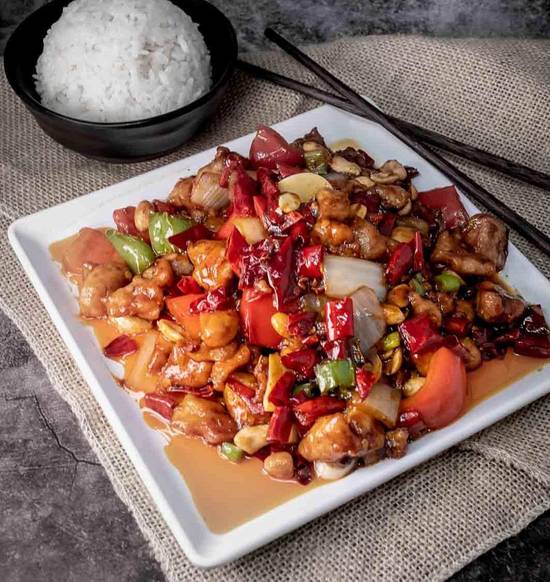 Order T10 Kung Pao Chicken 宫保鸡丁 food online from Chengdu Famous Food store, Philadelphia on bringmethat.com