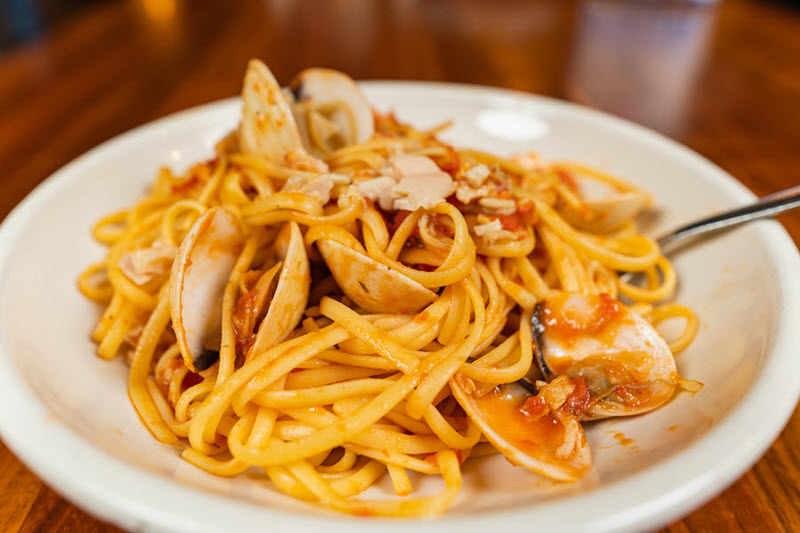 Order Linguine With Red Or White Clam Sauce food online from Pasta House Co store, Brentwood on bringmethat.com