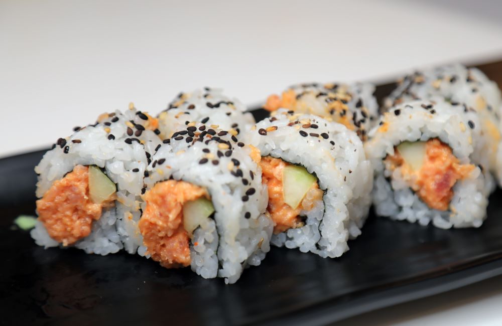 Order SPICY TUNA ROLL (sesame seed optional) food online from Sushi Koo store, Los Angeles on bringmethat.com