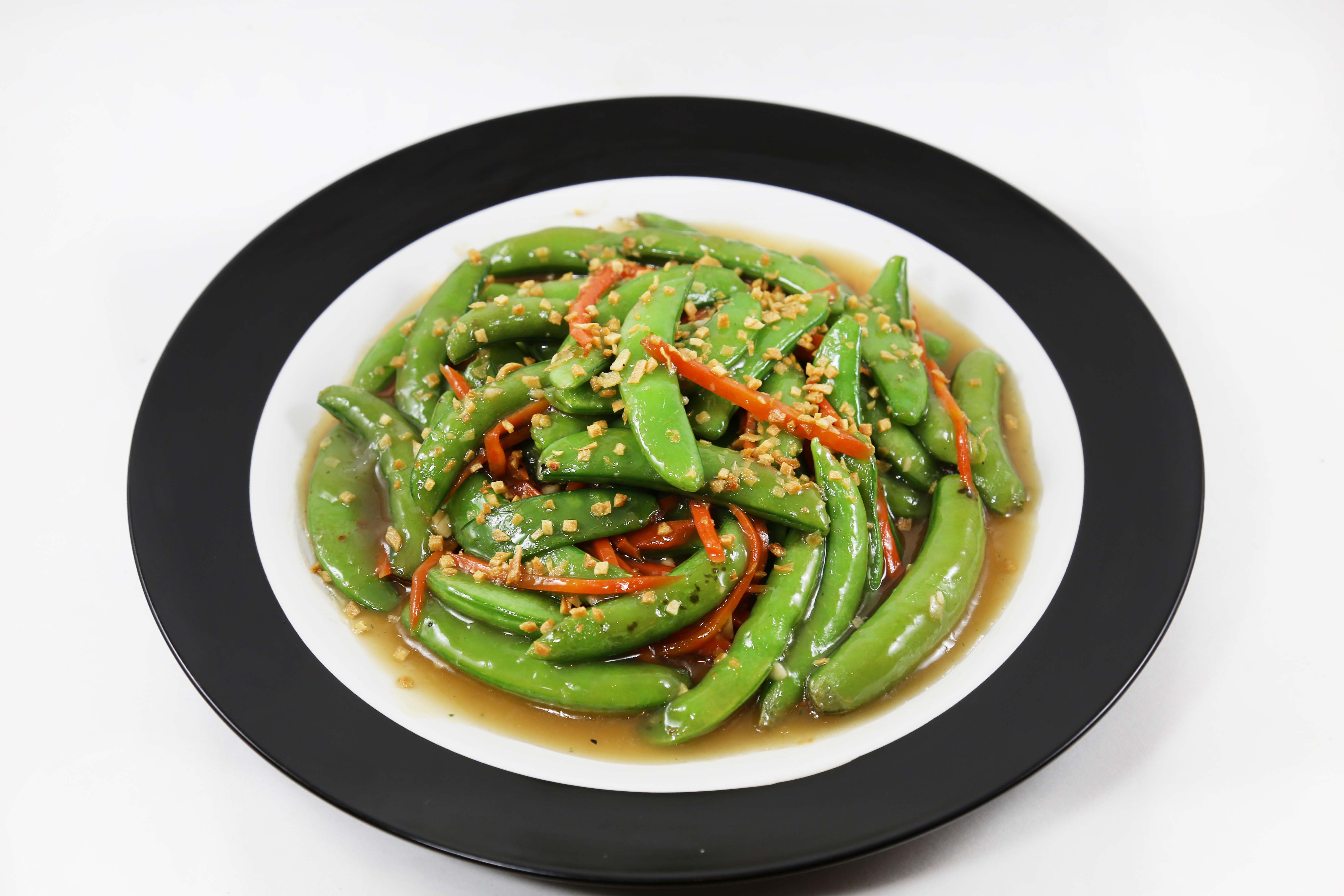 Order 73. Stir-fried Pea Pod with Oyster Sauce food online from Eto'O Modern Asian Cuisine store, Chicago on bringmethat.com