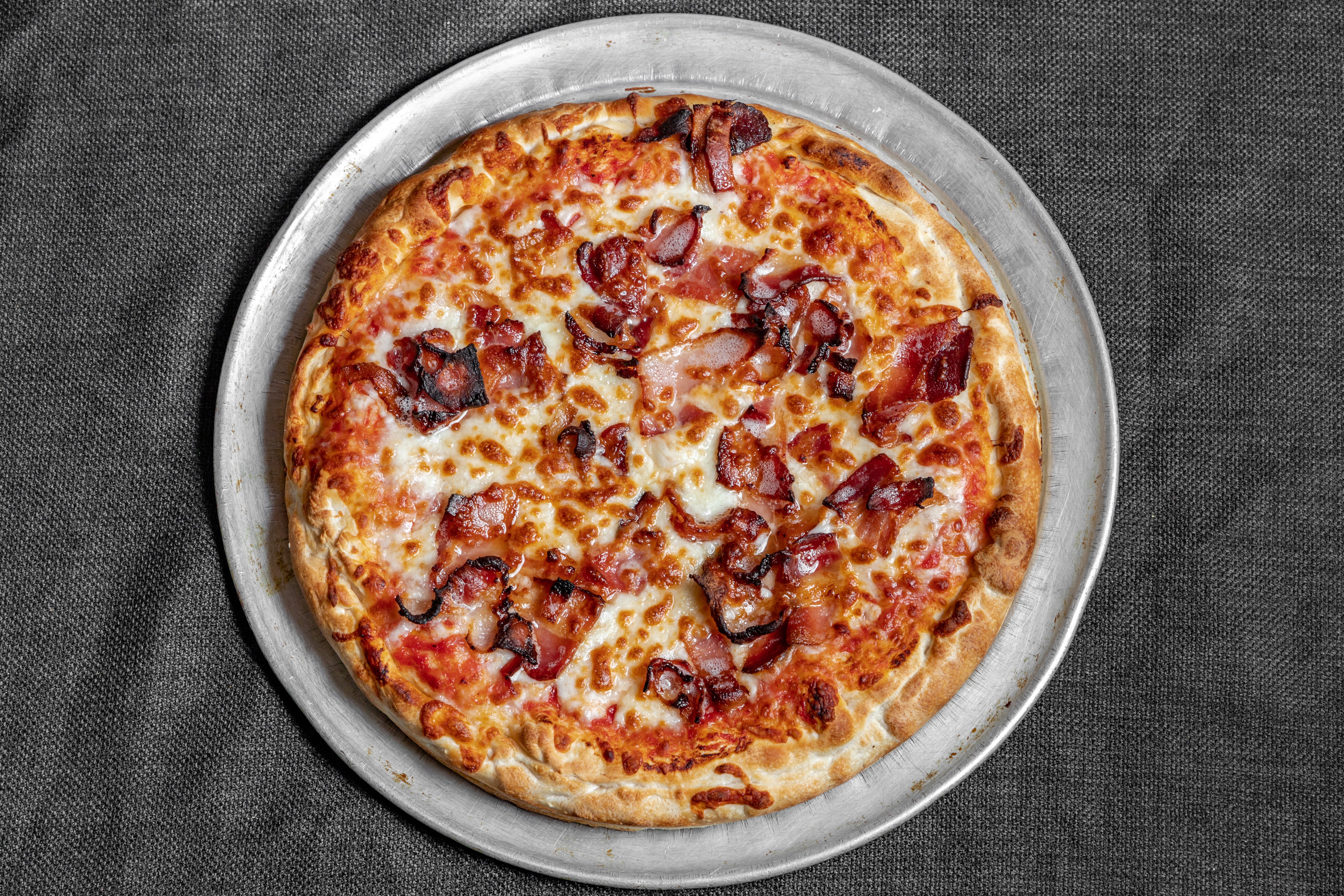 Order Bacon Chetta Pizza - Small 10'' food online from Primos restaurant store, Boston on bringmethat.com