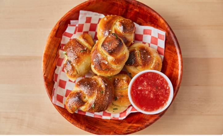 Order Garlic Knots (6 pieces) food online from Prime Pizza store, Los Angeles on bringmethat.com