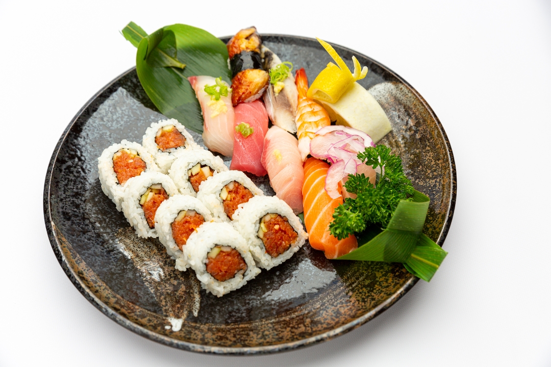 Order 8 PCS SUSHI COMBINATION food online from Fujiya store, Burbank on bringmethat.com