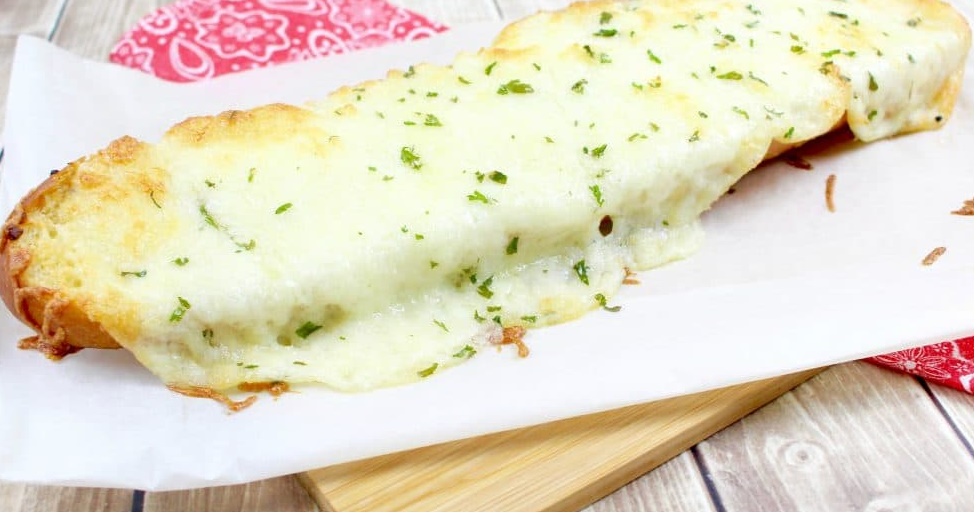 Order Garlic Bread with Cheese food online from Outta Hand Pizza store, Westfield on bringmethat.com