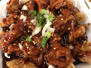 Order General Tso's Chicken (LUNCH) food online from Tao Tao store, Kansas City on bringmethat.com