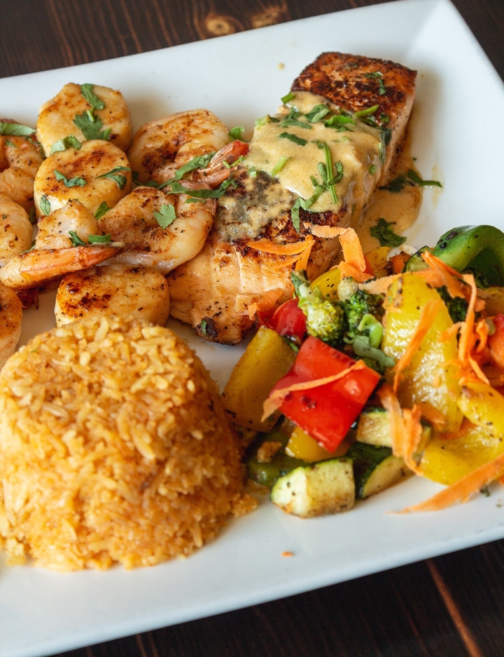 Order Chef Robert Special food online from Mi Lindo Cancun Grill store, Annapolis on bringmethat.com